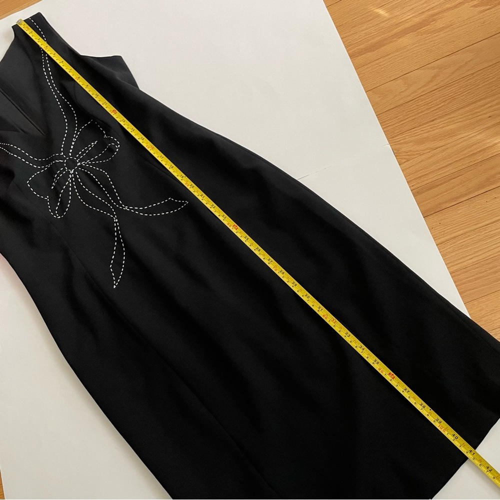 Escada Wool Bow Contrast Stitch Embroidered V-Neck Sheath Dress - Picture 10 of 11
